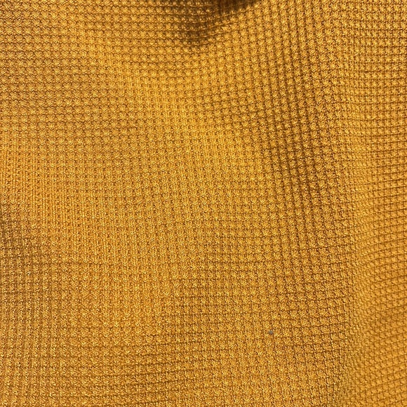 Mustard cinched long sleeve - Picture 3 of 3